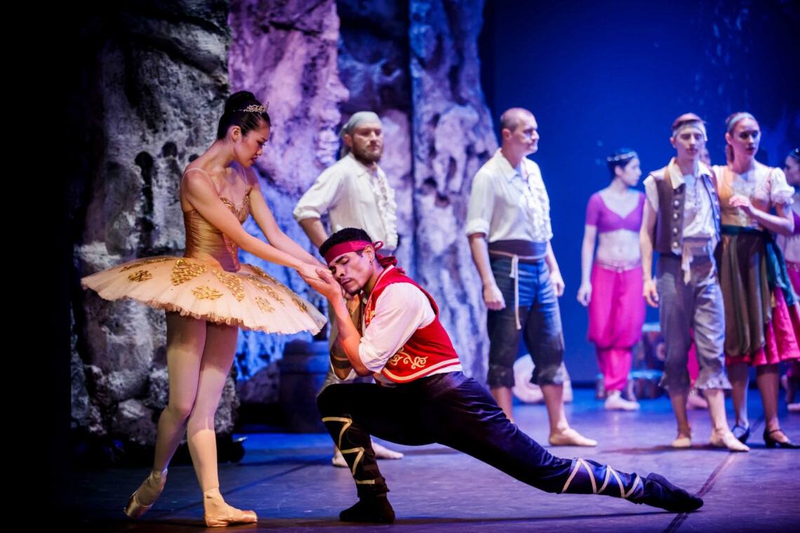 Zdjęcie  z spektaklu Korsarz 